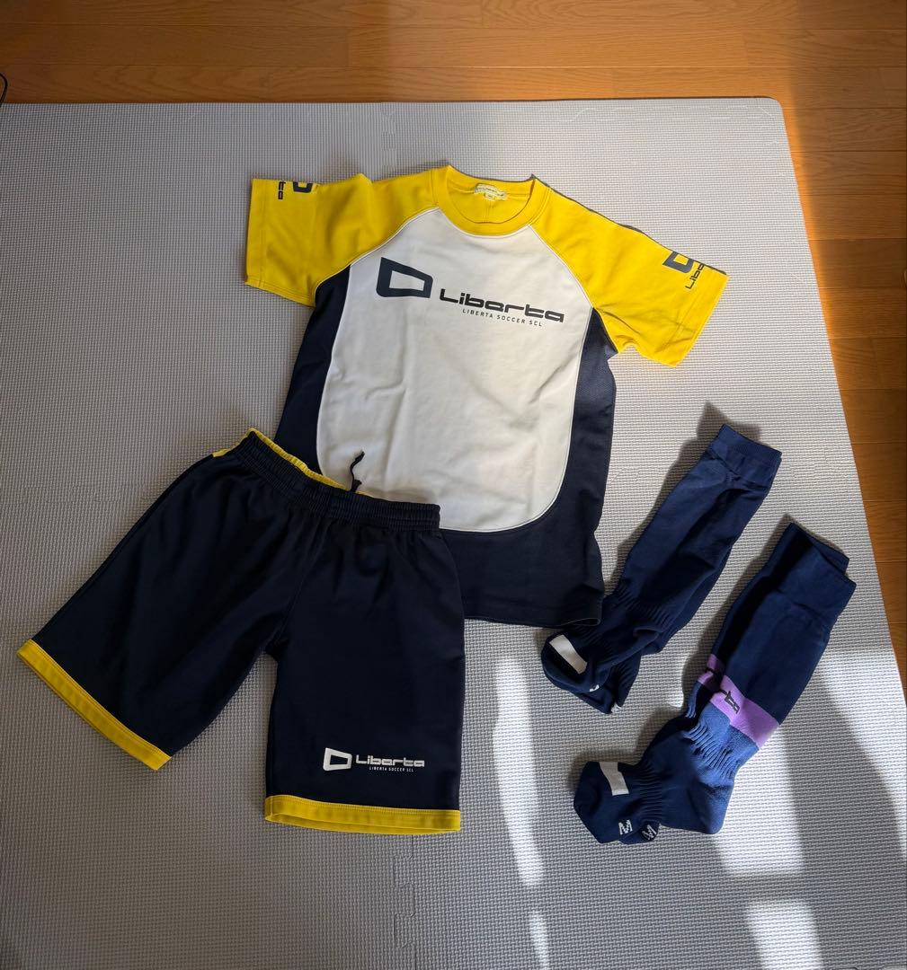 リベルタ サッカーユニフォーム 145 上下セット　ジャージ140上下セット