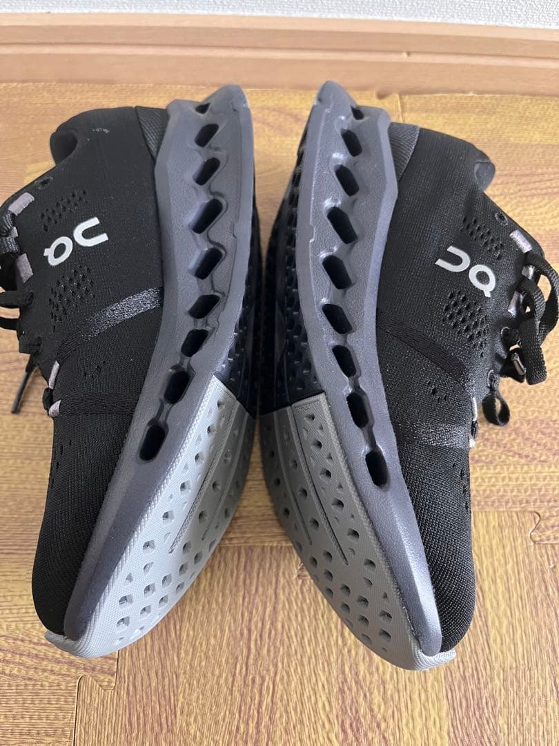 オン　on ランニングシューズ　未使用