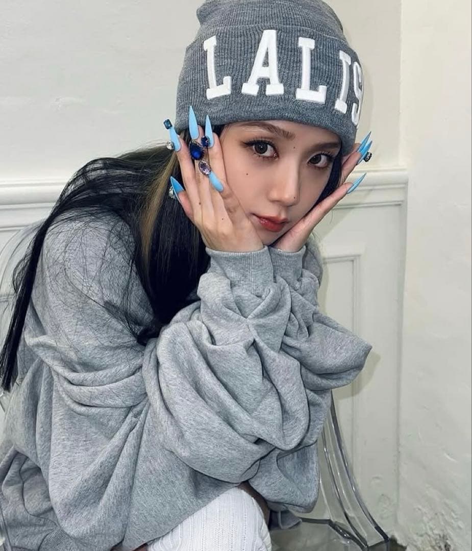 LALISA BEANIE 公式グッズ BLACKPINK リサ ニット帽