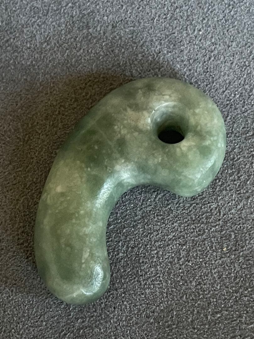 古墳期後期　翡翠勾玉　出土品