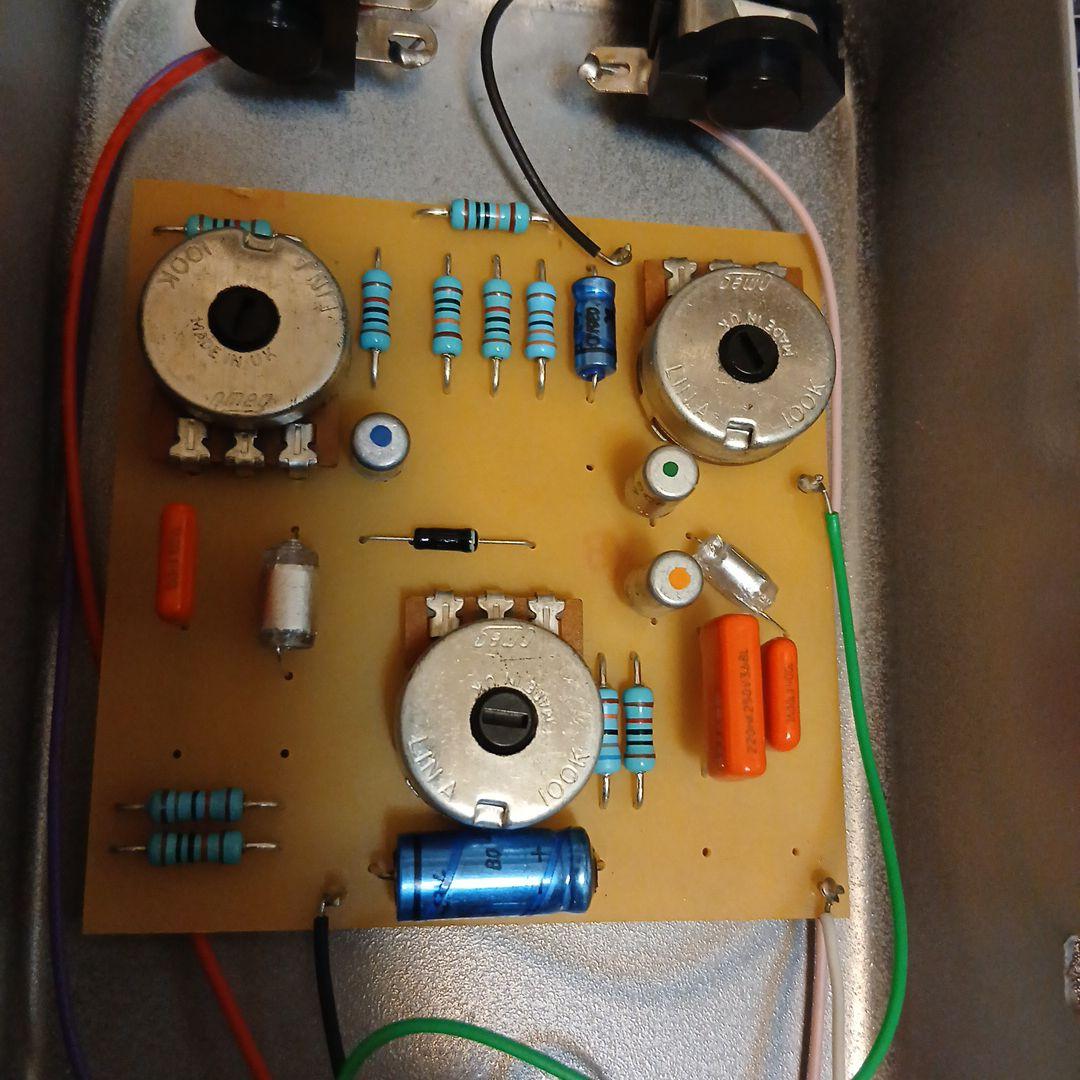 ギター D.A.M SOLA SOUND TONE BENDER