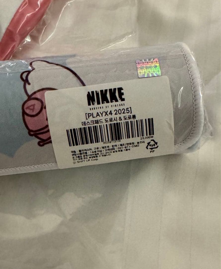 勝利の女神：NIKKE ニケ　韓国　デスクマット　ドロシー　完売　クッション付