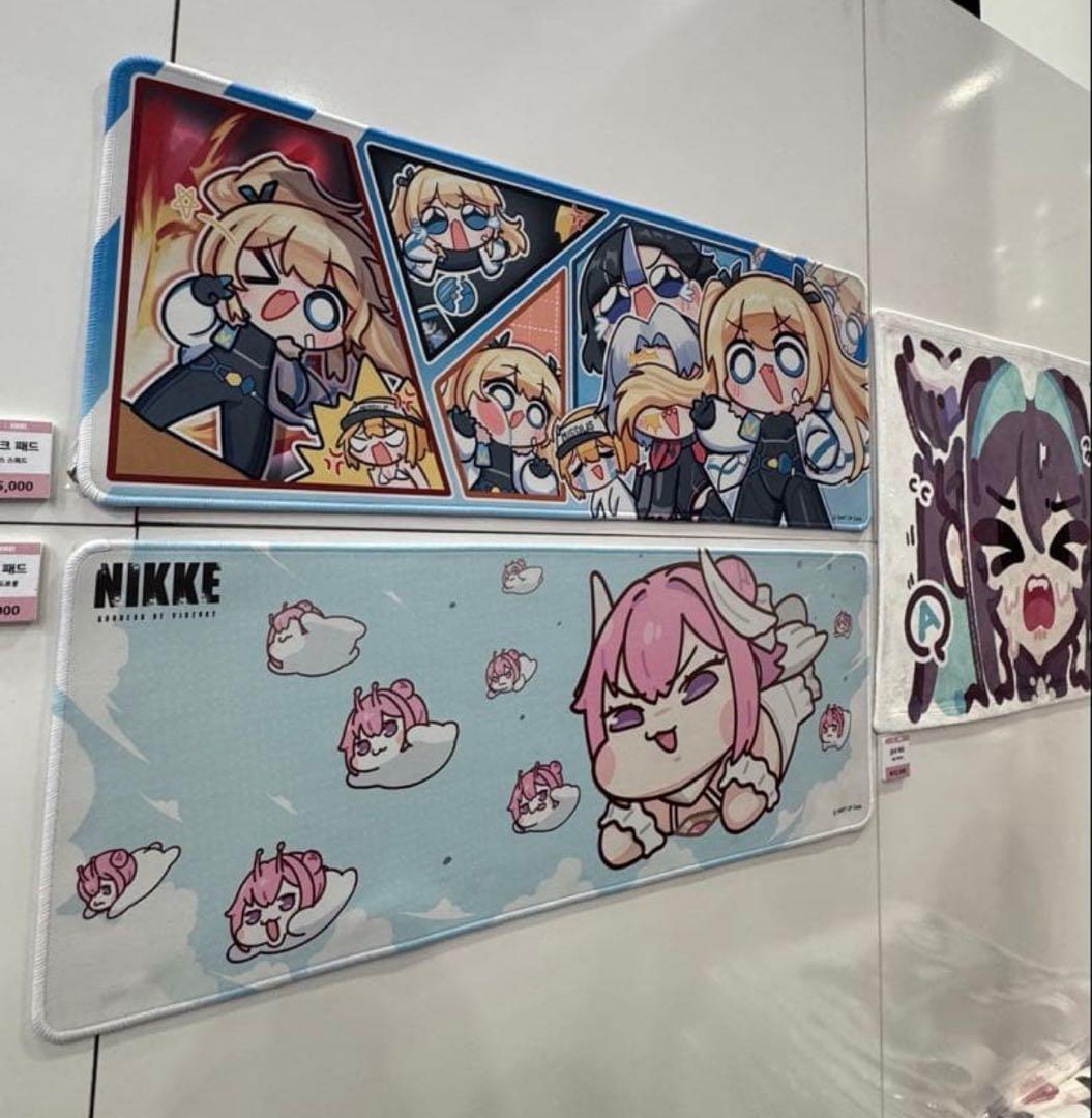 勝利の女神：NIKKE ニケ　韓国　デスクマット　ドロシー　完売　クッション付