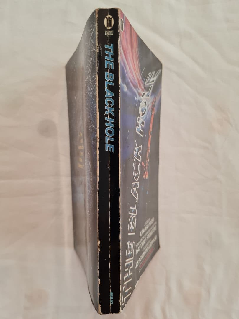 その他 Disney \"The Black Hole\" novel and cards