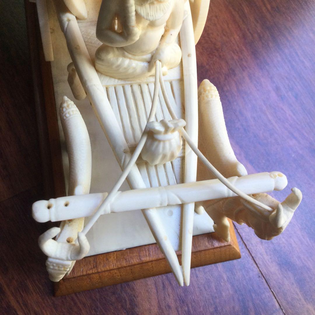 置物、牛車　天然素材 象牙調