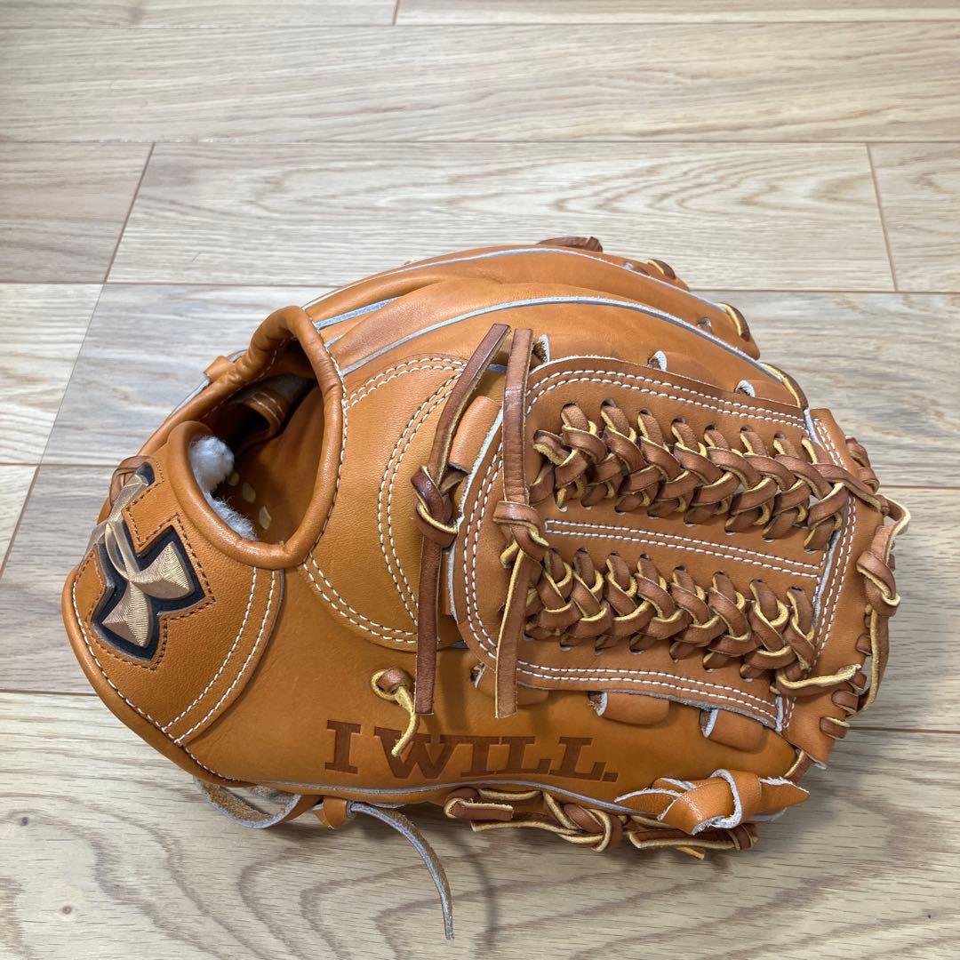 アンダーアーマー 硬式用　グローブ　内野手用　美品