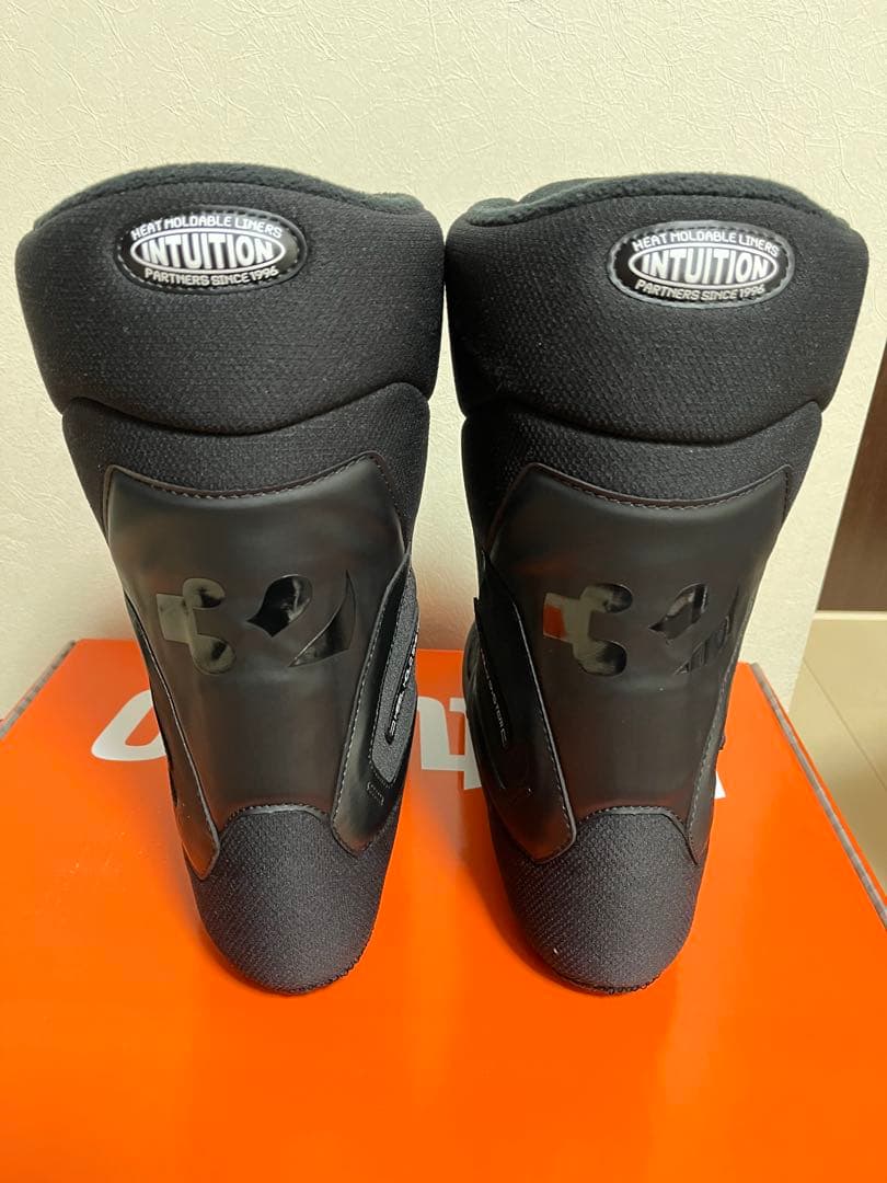 美品thirtytwo LASHED x VOLCOM 24-25 27.5cm