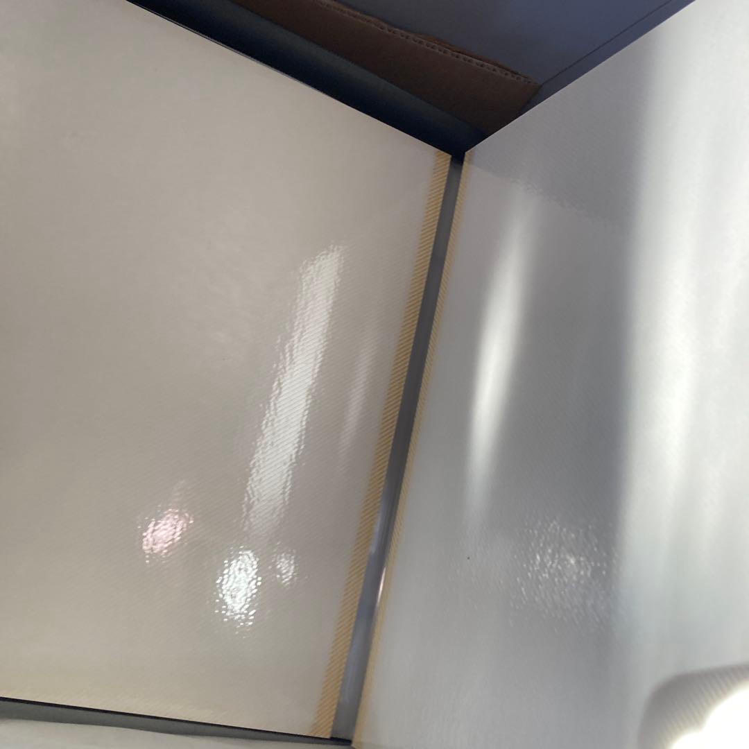 KANBADA ZEN 黒い箱 鯉のデザイン