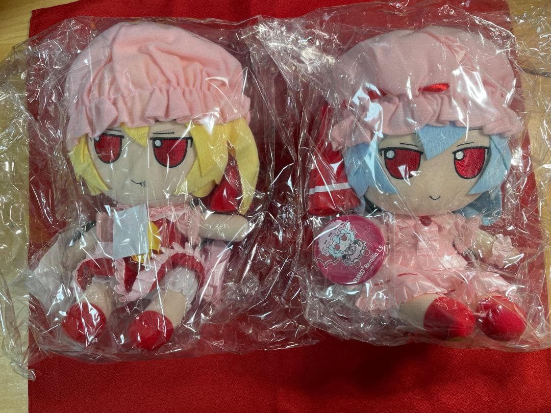 ☆新品☆東方 ふもふもふらん ふもふもれみりあ 2体セット 缶バッジ付き