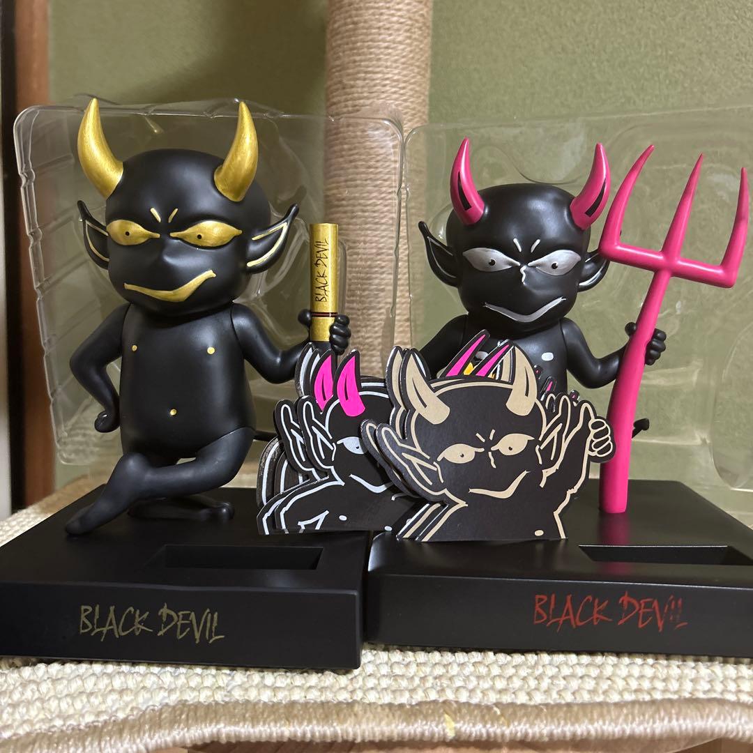ブラックデビルフィギュア2 体　 ステッカー6枚