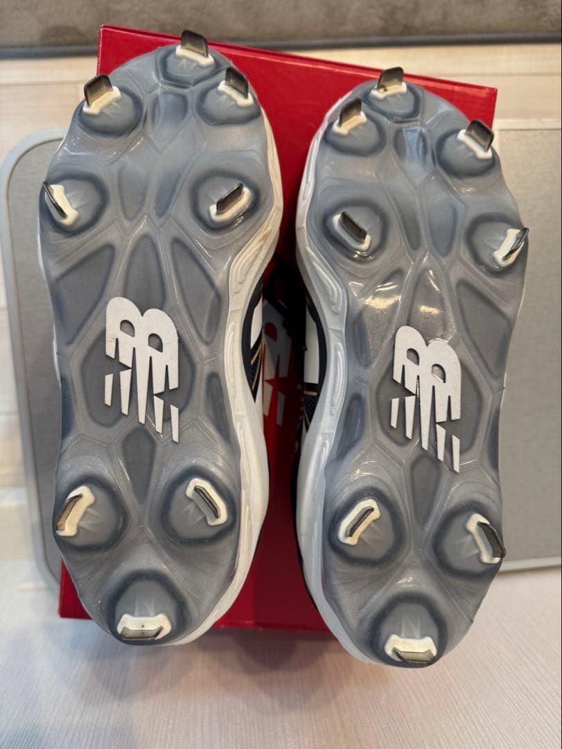 New Balance Fresh Foam 野球スパイク　金具　ネイビー