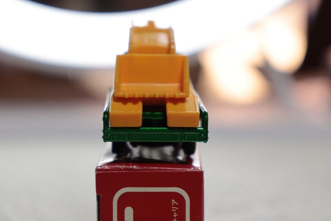 T*A様 日本製　トミカ　UD コンドル　ブルドーザーキャリア　赤箱　56