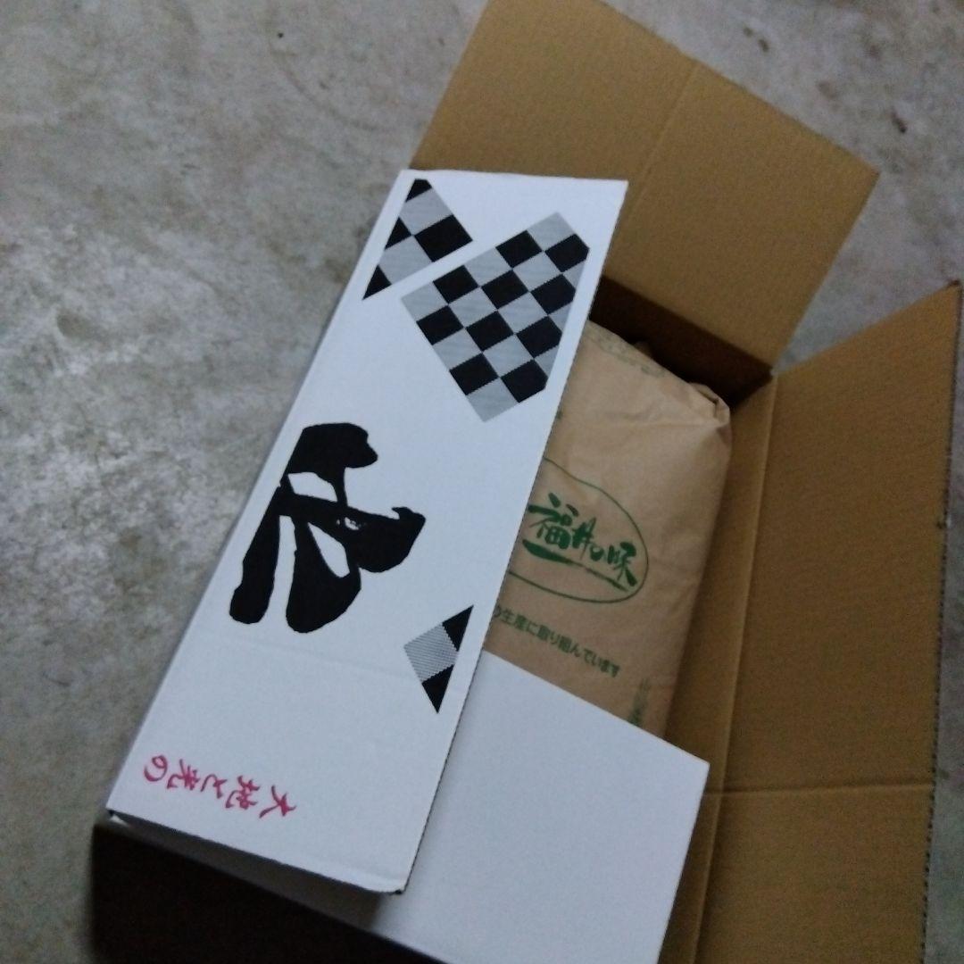 新米 令和７年 華越前 玄米 箱袋体込み30kg　送料込み