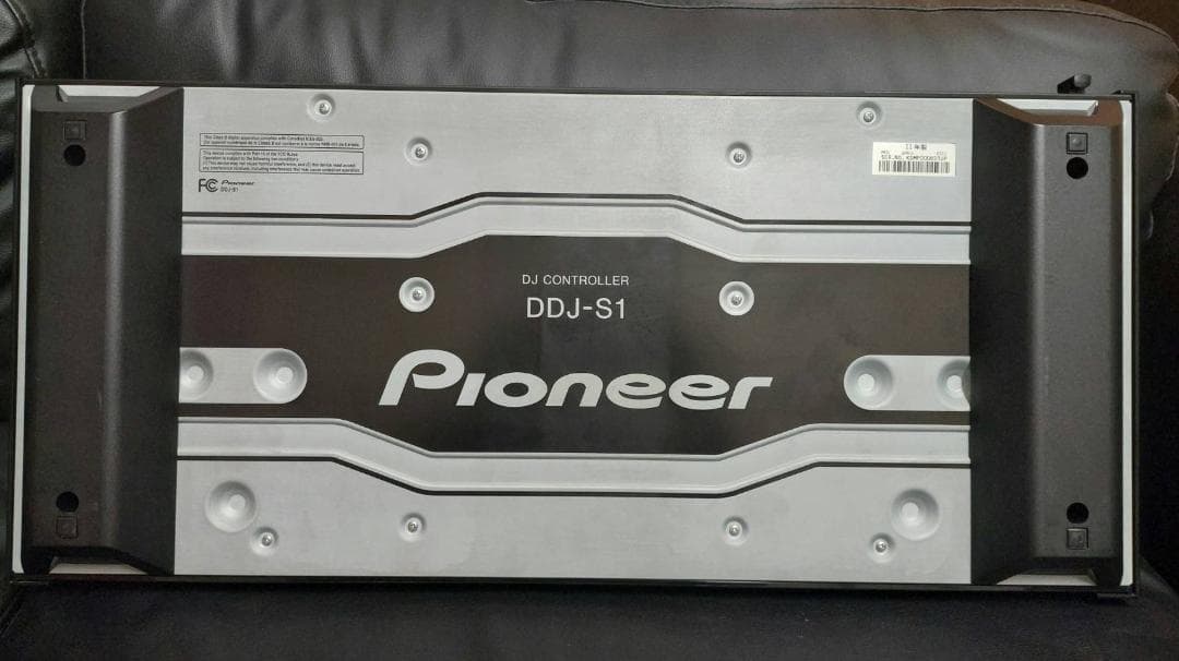 Pioneer DDJ-S1 Serato DJコントローラー