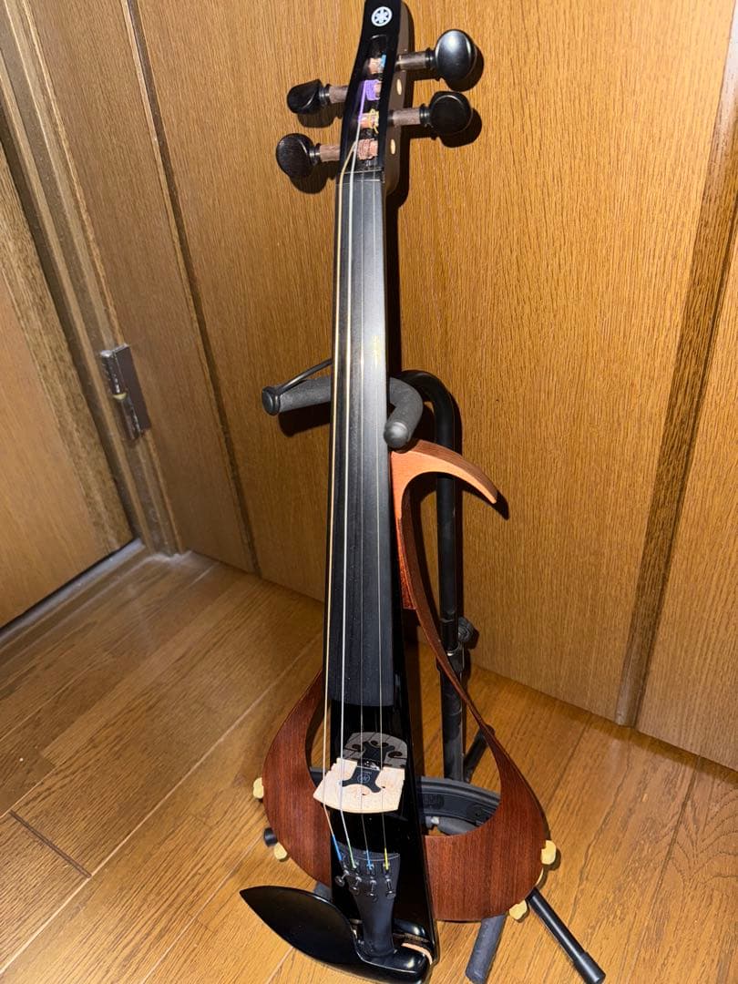 YAMAHA YEV104 エレクトリックバイオリン　カーボン弓肩当て付き