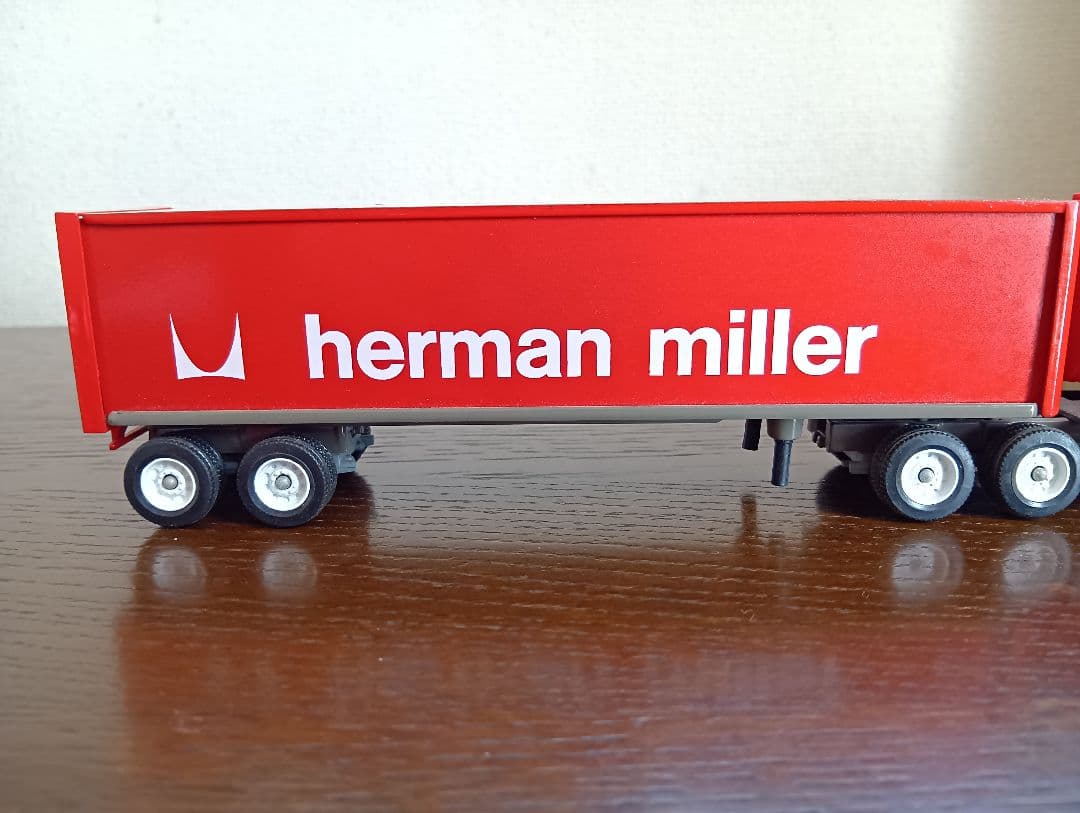 h*x様 Winross社製 herman millerトレーラー