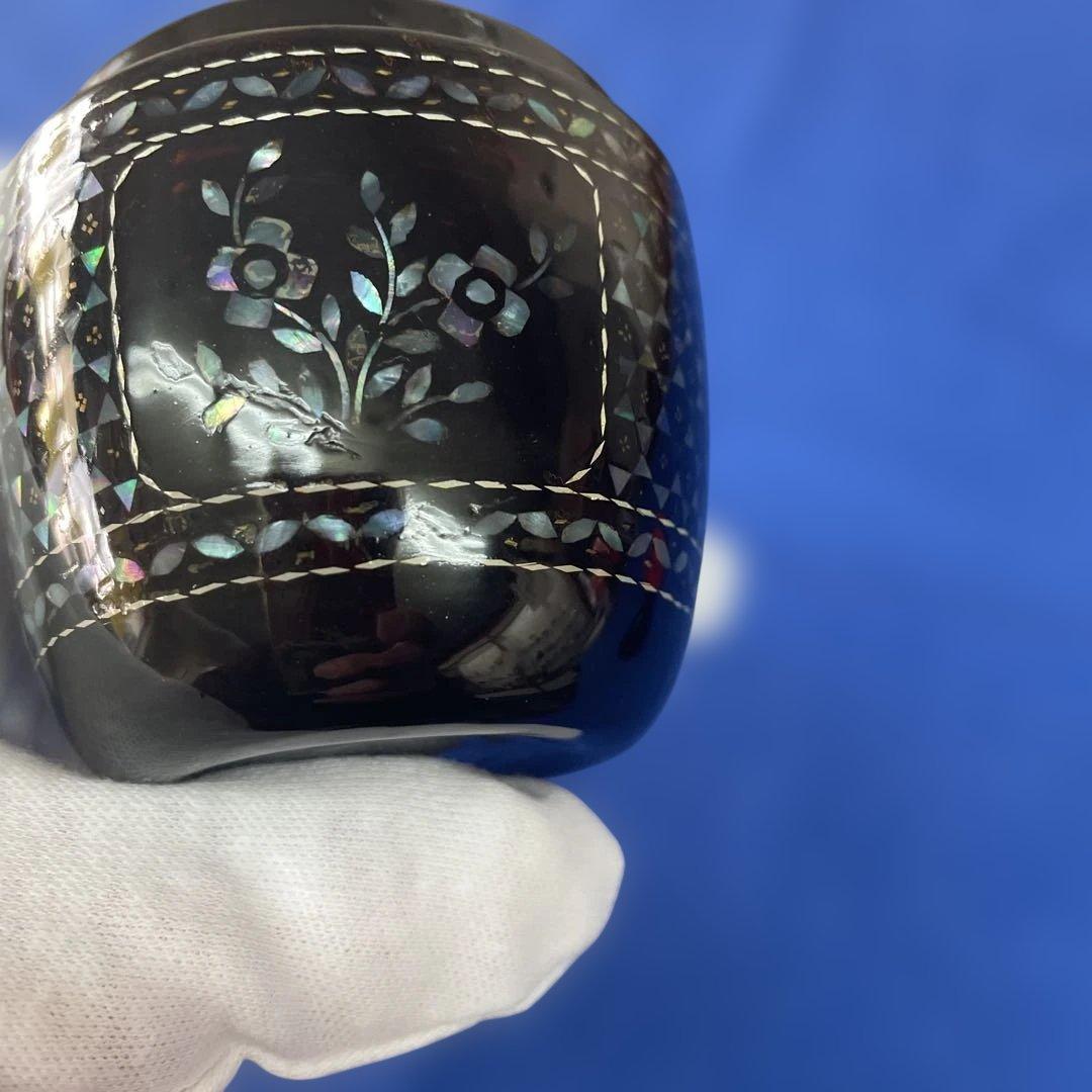 茶道具　棗　螺鈿細工　花をあしらった螺鈿細工が美しい