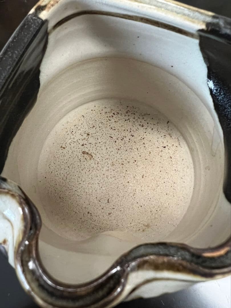 黒織部 火入  宮川香雲(竜谷窯) 茶道具
竜谷窯  宮川香雲