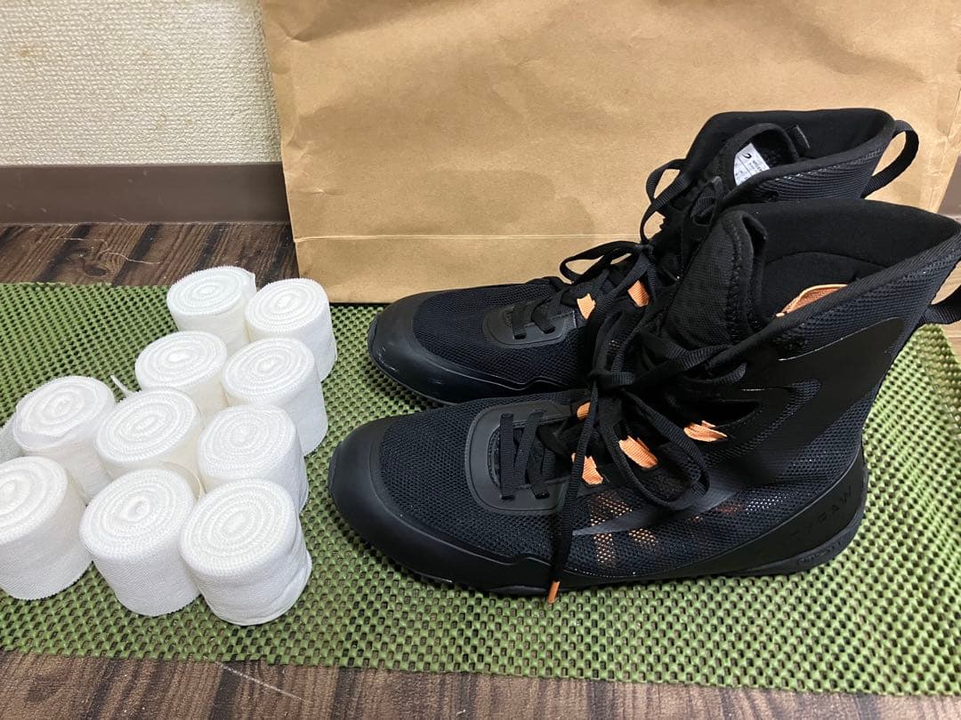 BOXRAW ボクシングシューズとバンテージ5組