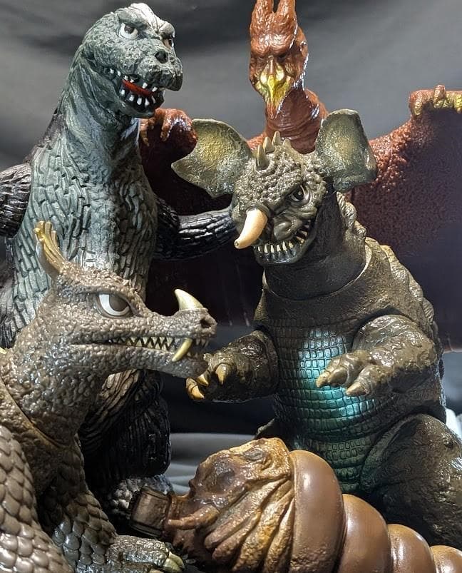 昭和ゴジラ・バラゴン・アンギラス・ラドン・モスラ幼虫（バンダイ）ソフビ５体セット