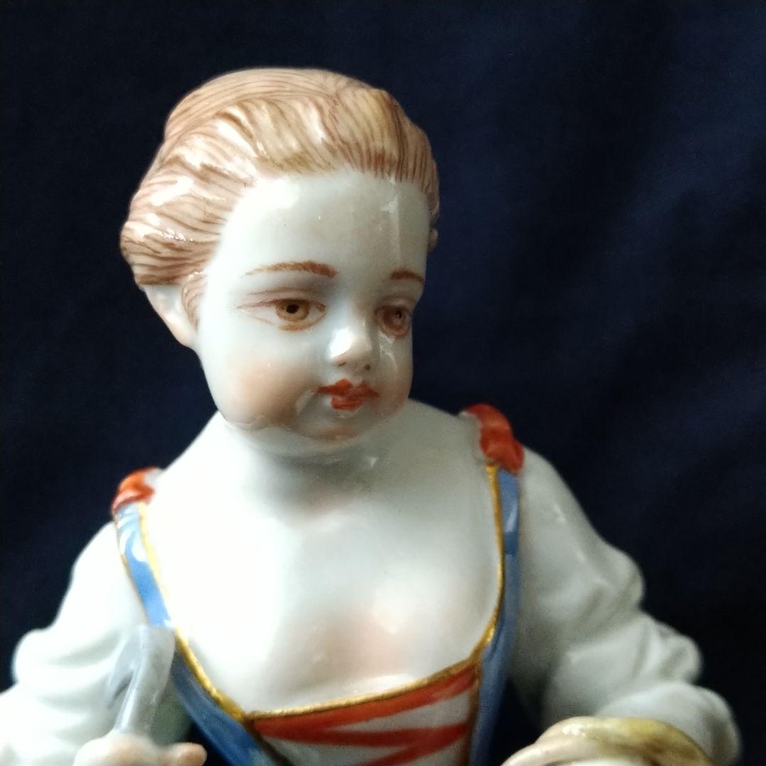 マイセン(Meissen)フィギュリン『葡萄を持つ少女』