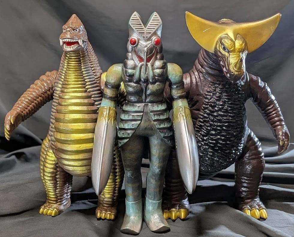 ゴモラ＆レッドキング＆バルタン星人（バンダイ）ビッグサイズソフビ３体セット