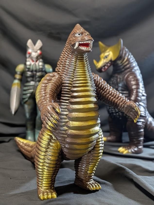 ゴモラ＆レッドキング＆バルタン星人（バンダイ）ビッグサイズソフビ３体セット