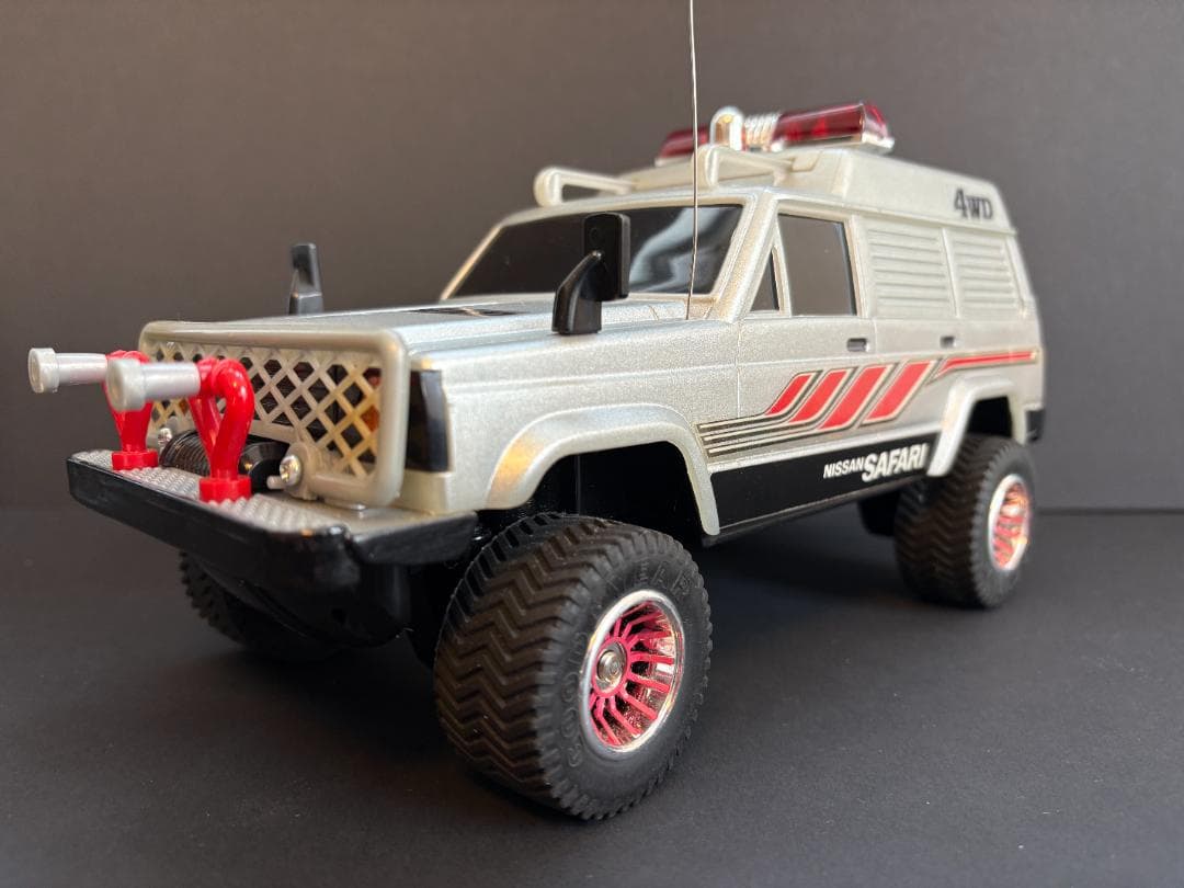 西部警察 ニッサンサファリ 4WD ラジコン ヨネザワ 1/16 スケール
