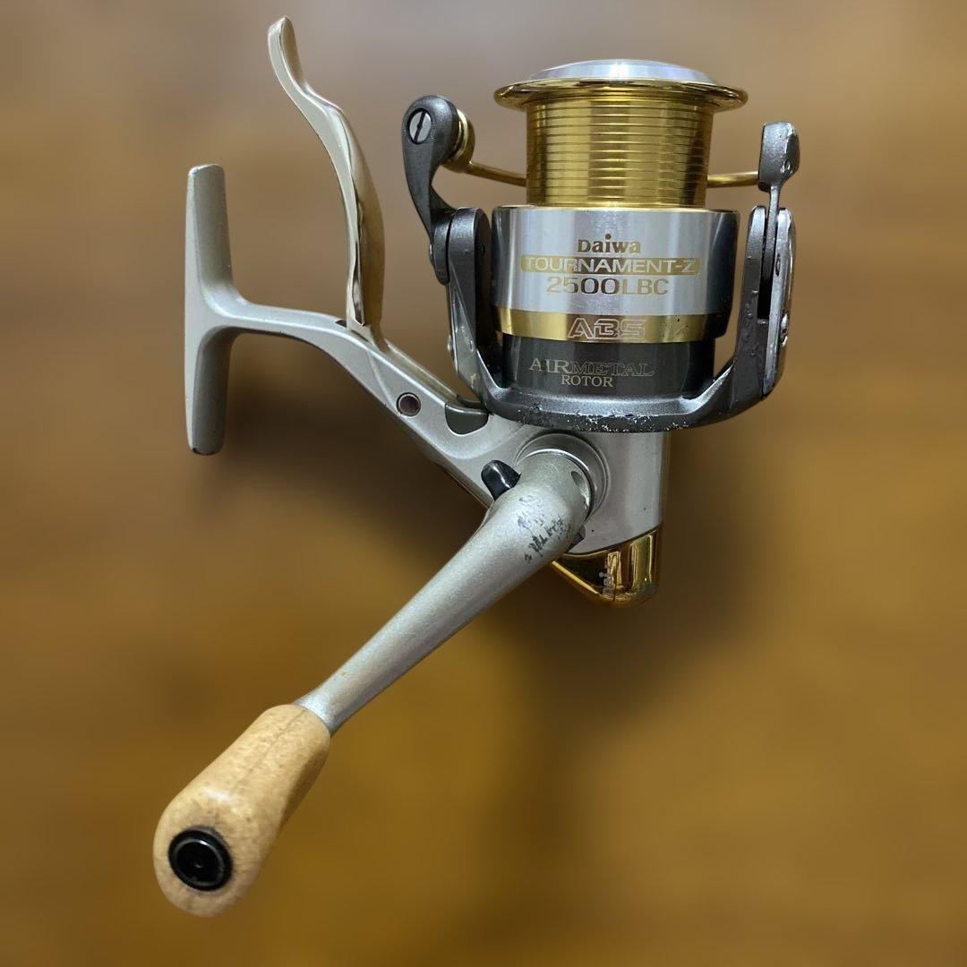Daiwa Tournament-Ｚ2500 LBC リール 収納ケース付き