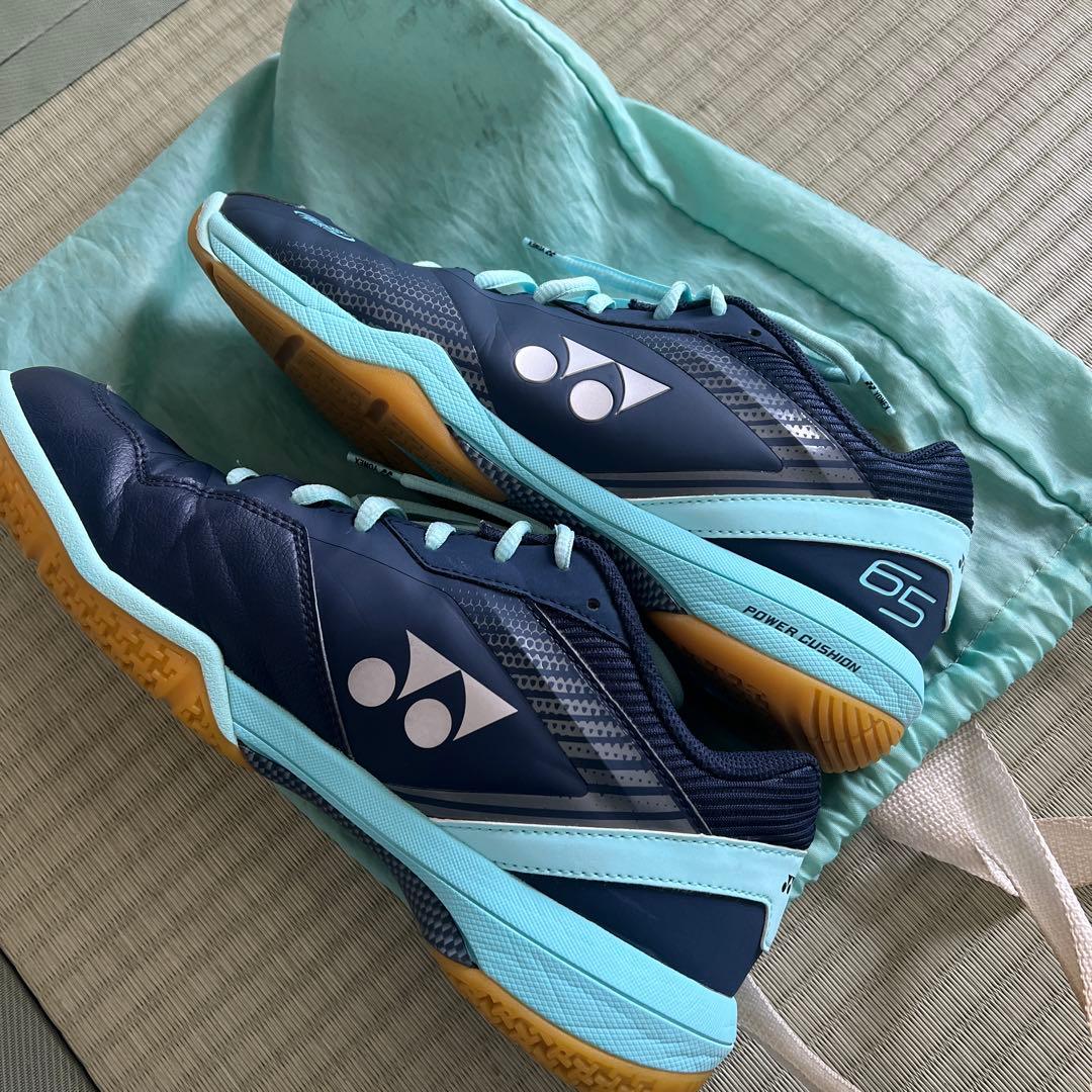 ヨネックスバドミントンシューズ パワークッション65Zスリム 28cm 値下げ！