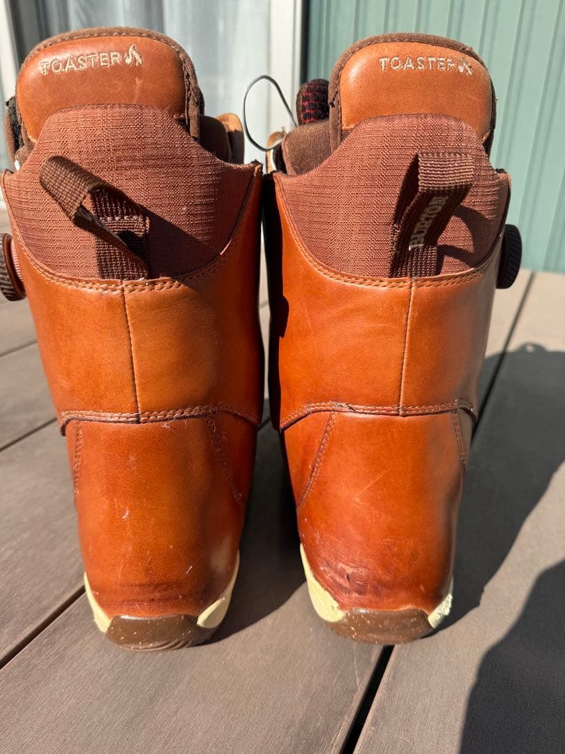 バートンシュープリームレッドウイングコラボ