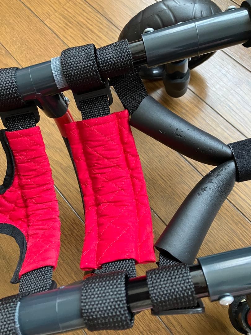 中古♡ワンちゃん4輪　リハビリ　食事補助　犬用車椅子　体制維持　犬の歩行器