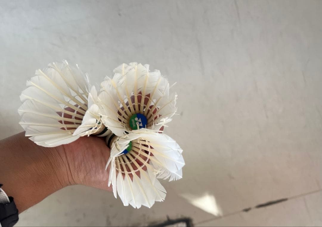 中古シャトル YONEX 240個 ニューオフィシャル エアロセンサ700