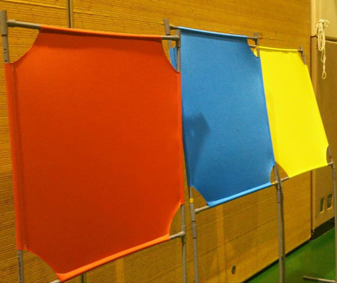 ダークベージュ色 BIGサイズ　 角度が変えられる壁打ち無音布(むおんふ