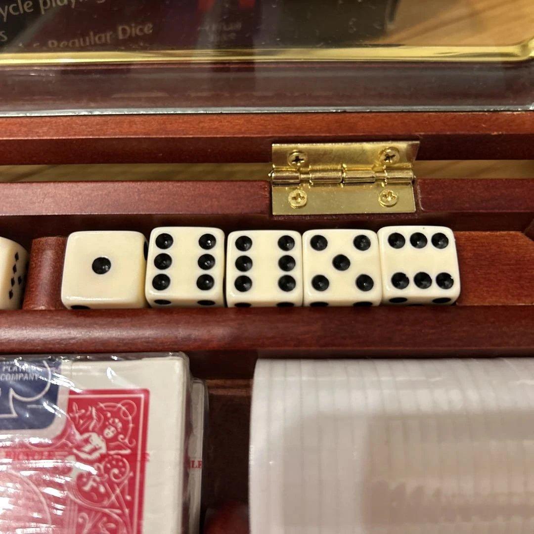 新品未使用　輸入BICYCLE DXカードゲームセット　木製収納付き