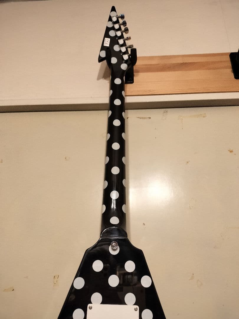 ワダッチ様ランディー・ローズ水玉フライングVレプリカ入手困難品