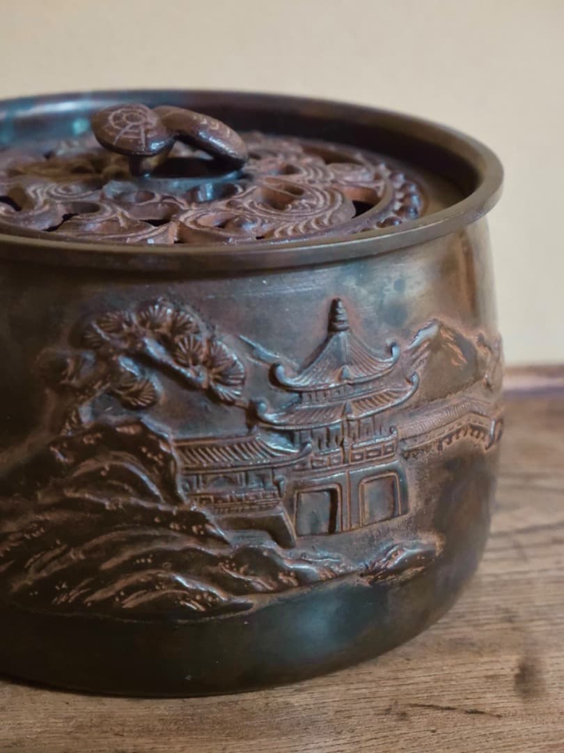 楼閣山水紋　霊芝摘蓋　建水　銅製　茶道具　佐渡銅器　重さ1900g　Q2331