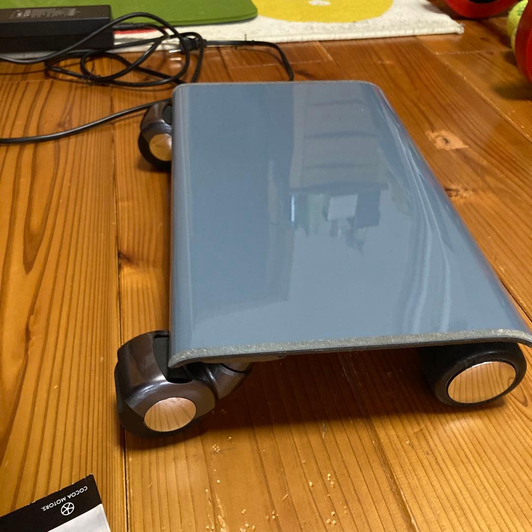 Walkerというパソコン型の乗り物です。特殊なセンシング技術の乗り物です。