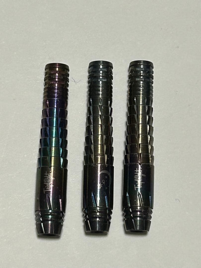ダーツ 3本セット 虹色　値下げ交渉⭕️ できるだけ答えたいと思っております！