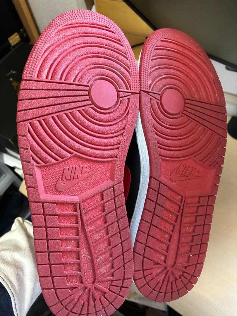 エアジョーダン Midシューズ 赤黒