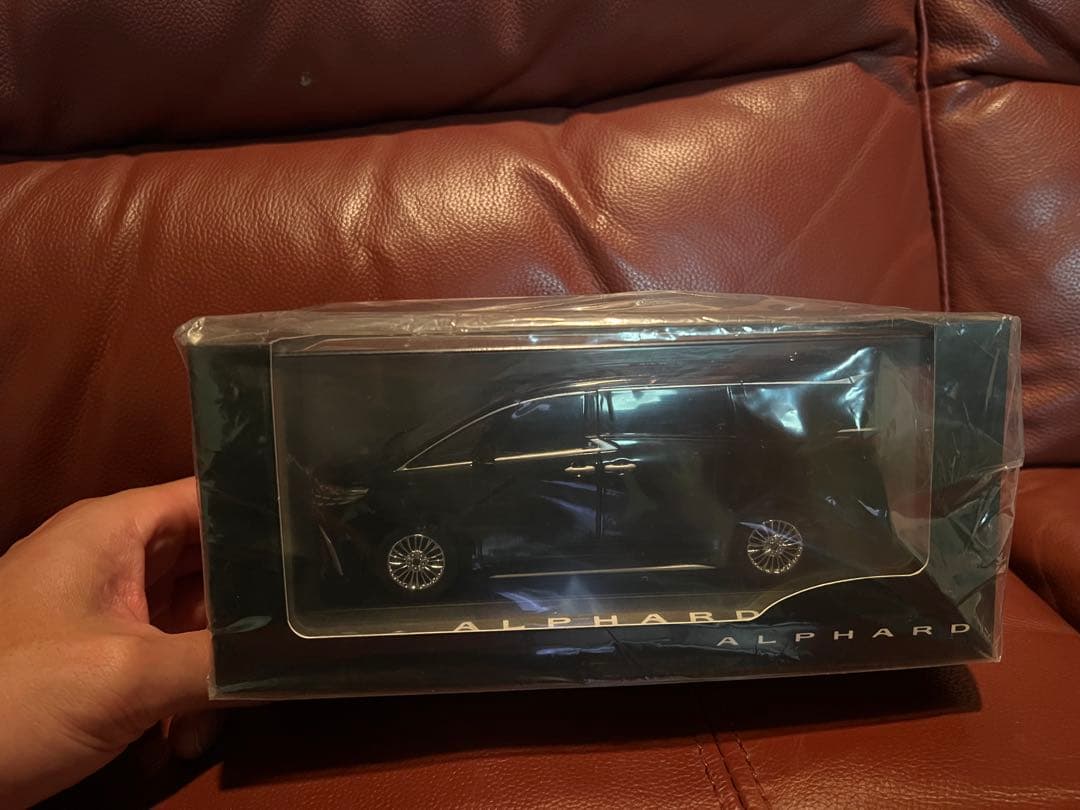アルファード　ミニカー　フィギュア　模型