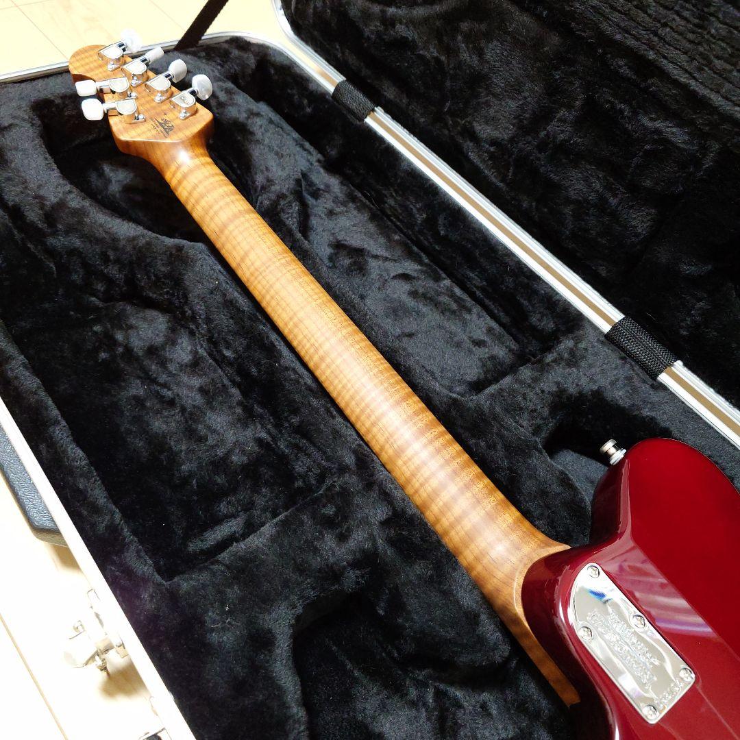 ギター MusicMan Axis Roasted Amber Quilt