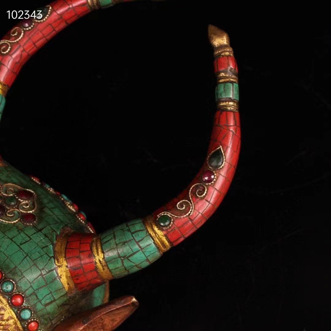 中国古美术・チベット収蔵・古純銅制・純手描き・宝石を嵌め牛頭・彩繪描金・文房置物