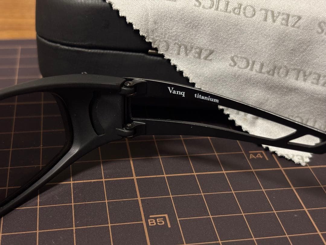 【美品】ZEAL OPTICS Vanq ヴァンク ジールオプティクス 偏光