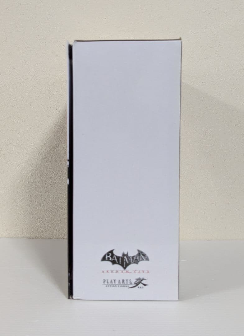 BATMAN　ARKHAM CITY PLAY ARTS 改　フィギュア