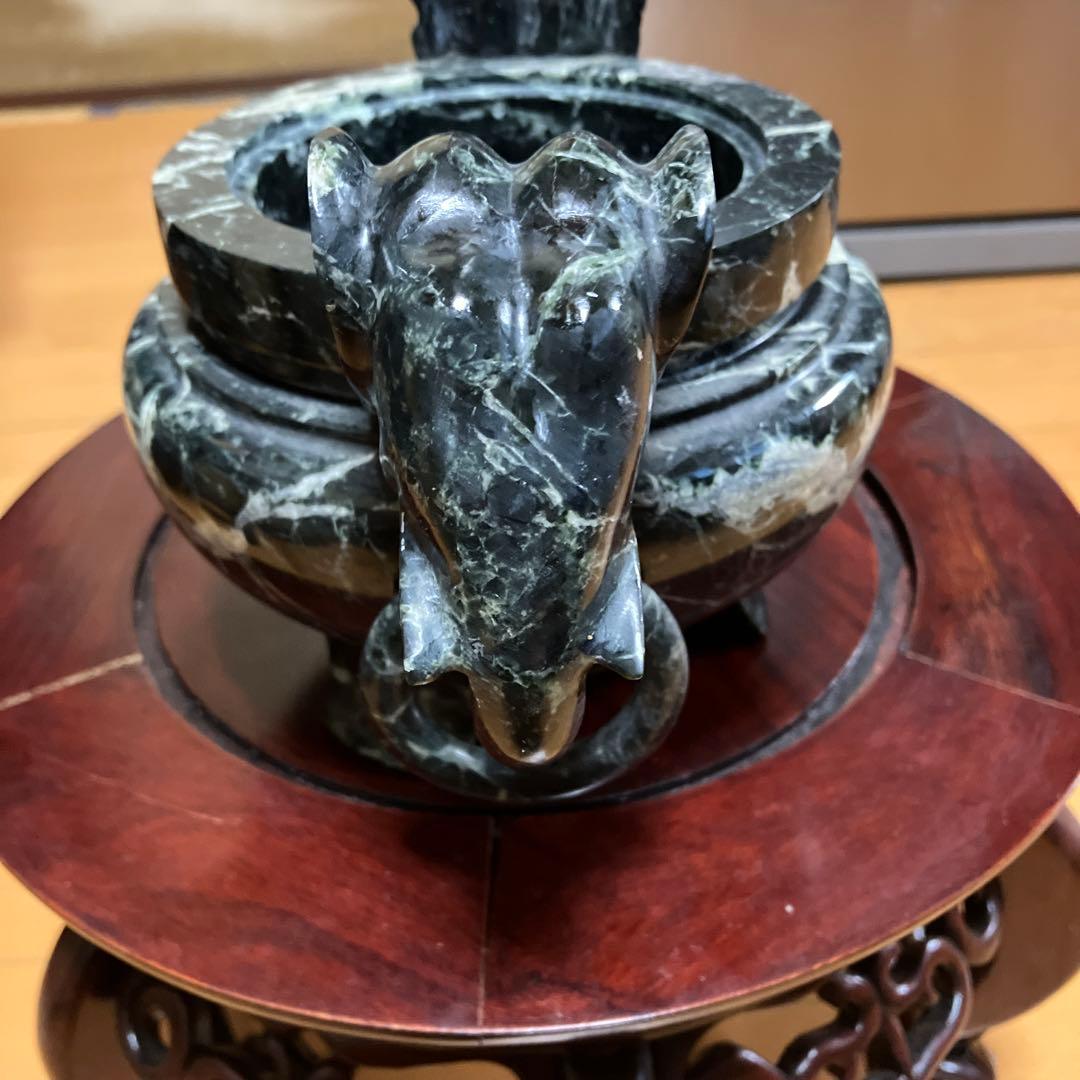 三足香炉　蛇紋石　大きめ獅子 象