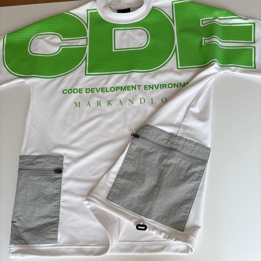 かー マークアンドロナ　モックネックTシャツ 2025