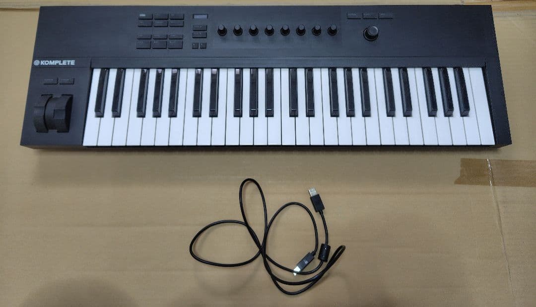MIDIキーボード コンプリートコントロールA49 ケース付き