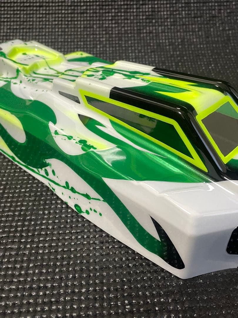 アソシエイティッドB74用塗装済ボディ