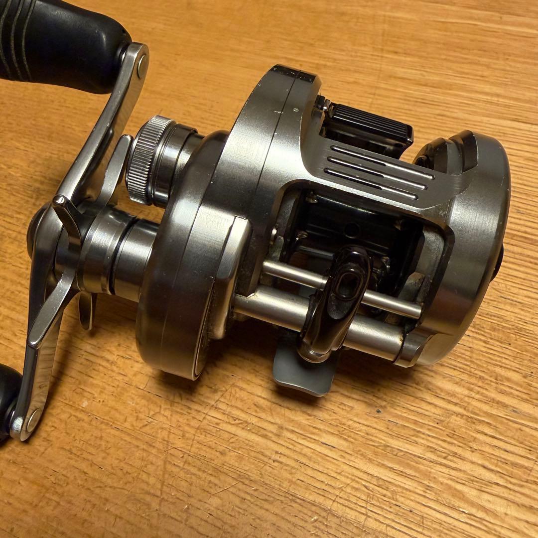 【最終値下げ】シマノ 19 カルカッタ コンクエスト DC 200